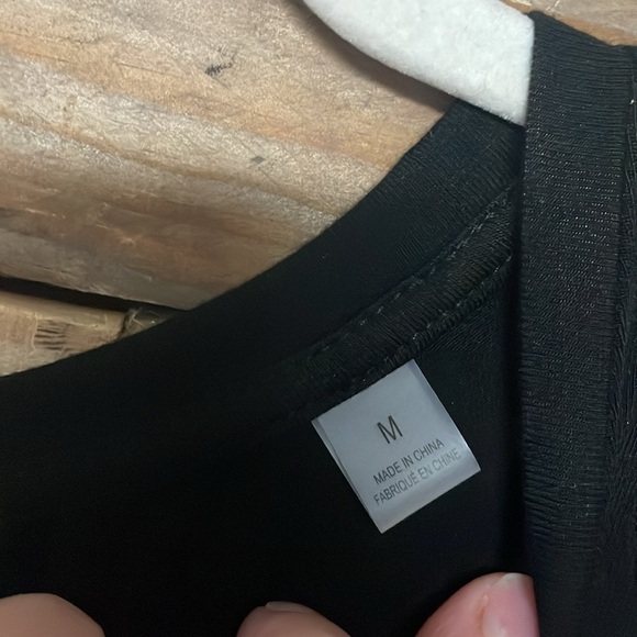 T Tahari size medium black ruffle short sleeve soft and stretchy blouse top - Picture 5 of 8